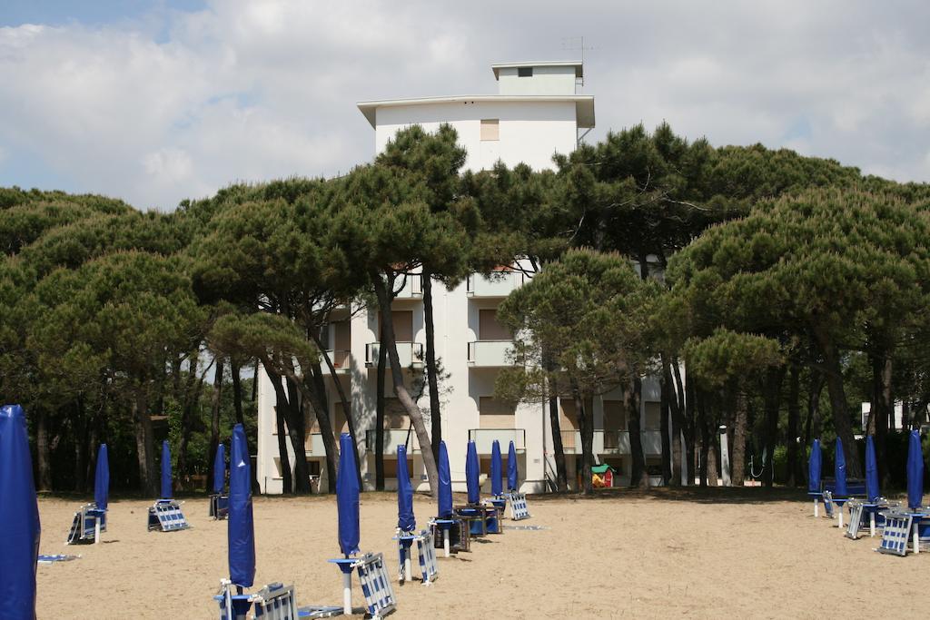 Ariston Fronte Mare Apartment *